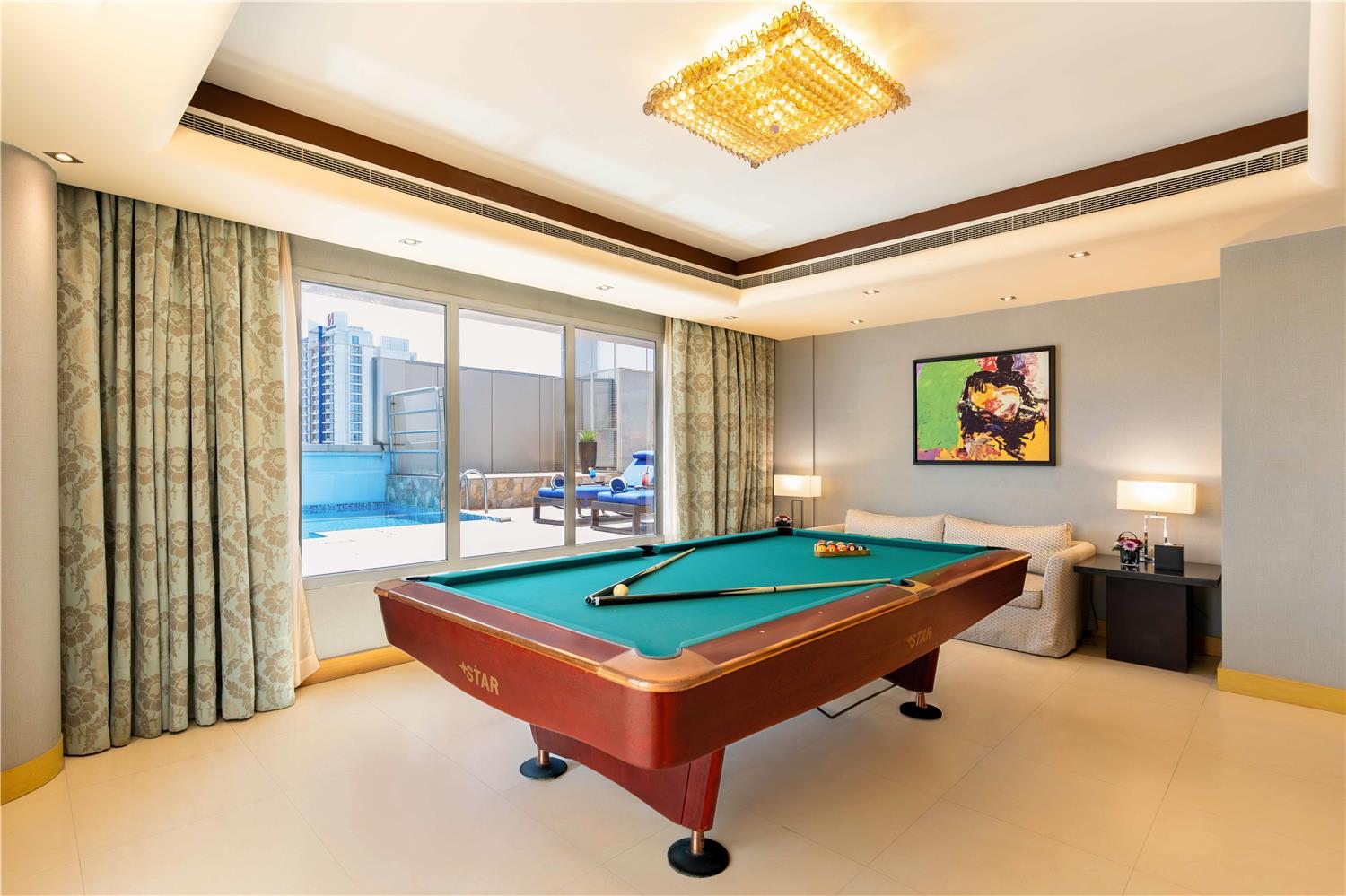 The K Hotel, WorldHotels Distinctive 24/47