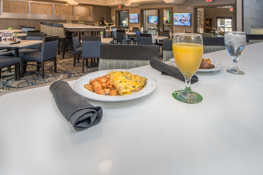 Holiday Inn Longview North 58/80