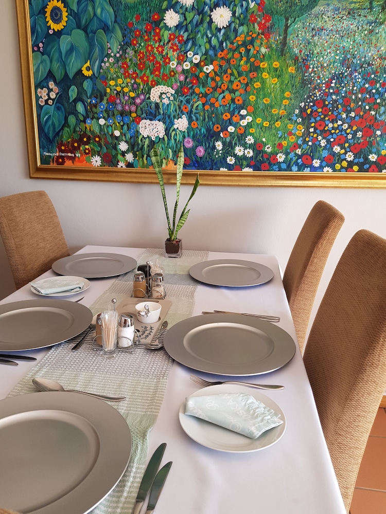 Aandbloem Guest House 25/35