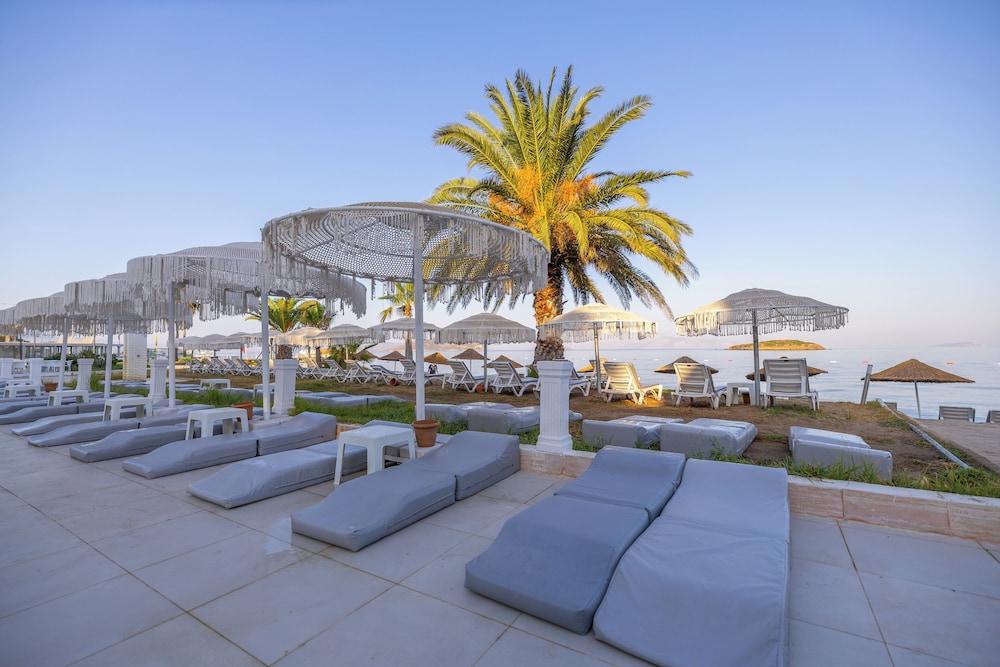 Ladonia Hotels Luna Beach Resort 50/61