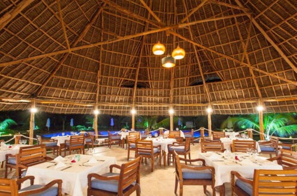 Kisiwa on the Beach 23/33