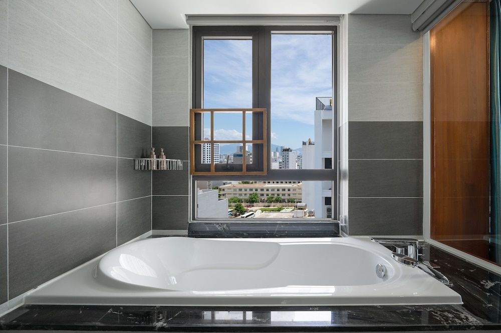 Monalisa Luxury Hotel 42/42