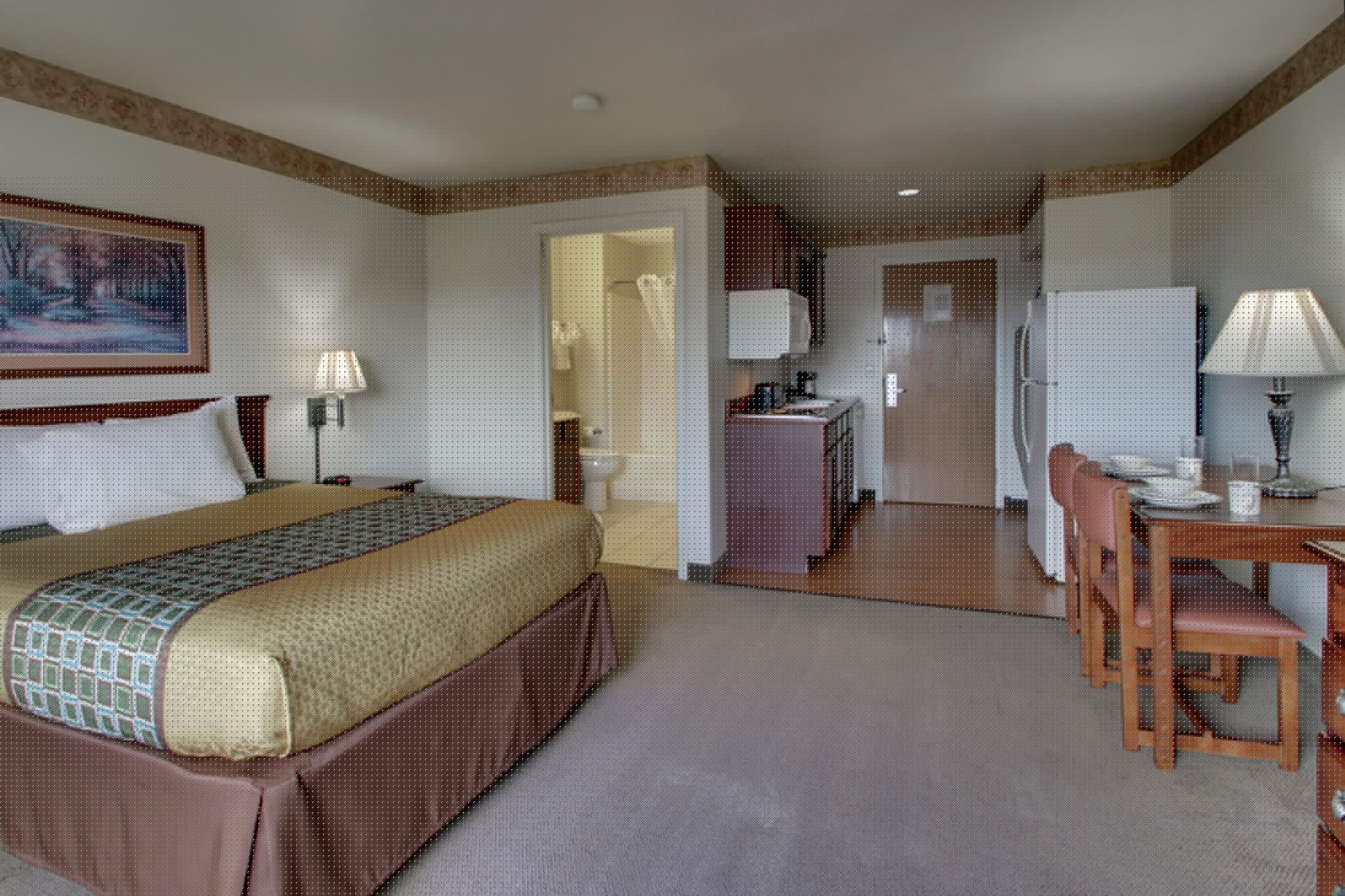 Standard, Queen Bed