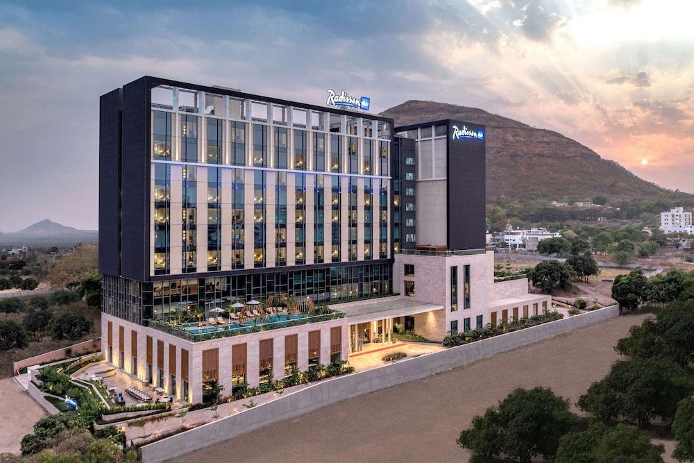 Radisson Blu Hotel & Spa Nashik 2/50