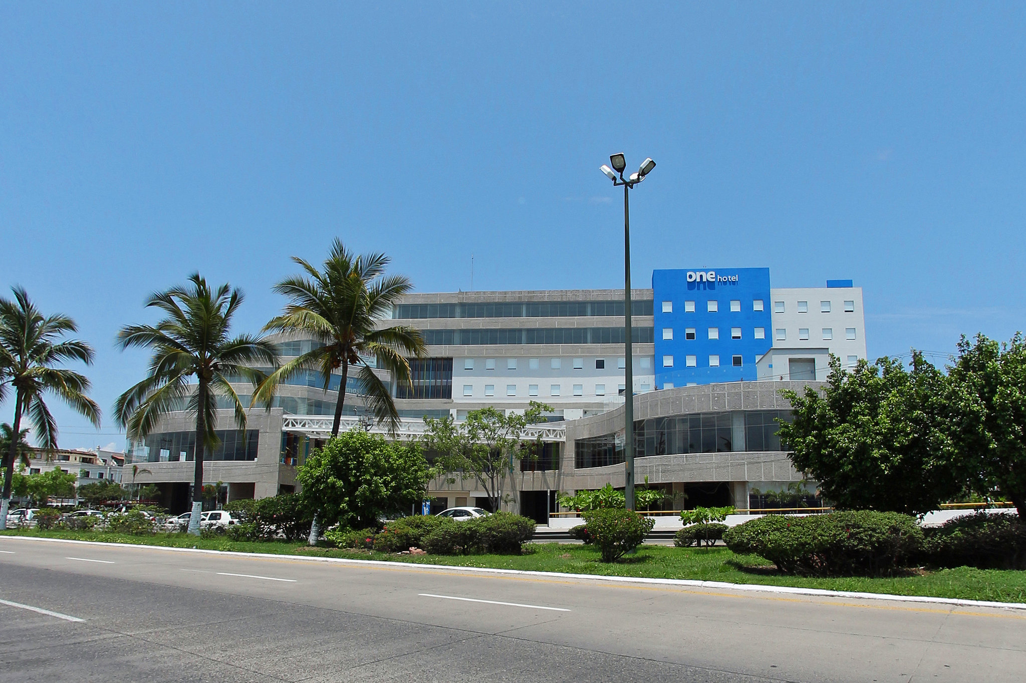 One Puerto Vallarta Aeropuerto 9/50