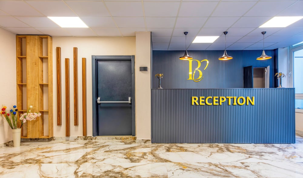 The Business Class Hotel 3/23