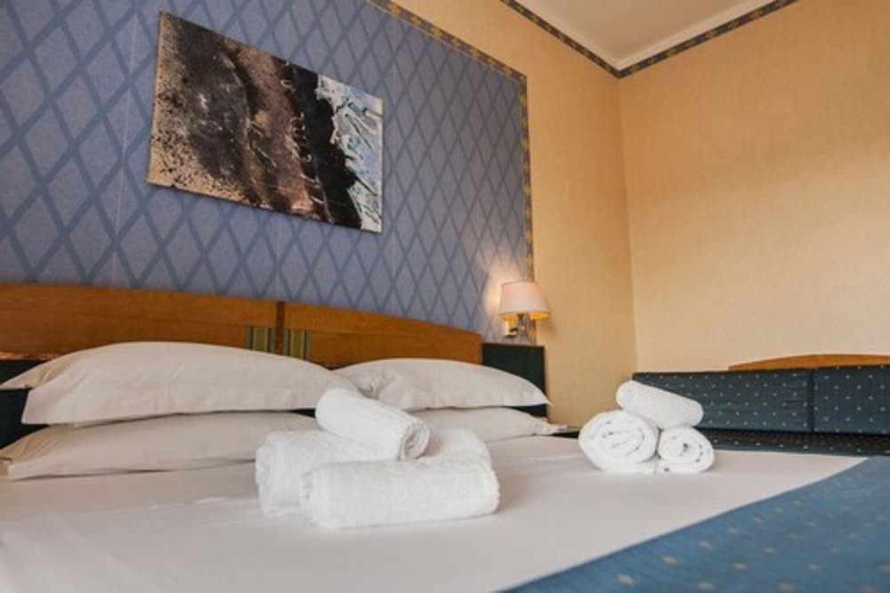 Grand Hotel President 8/50