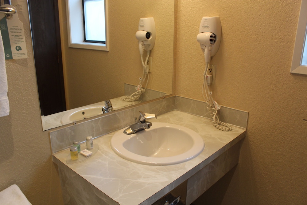 Fairbridge Inn Suites Leavenworth 35/41