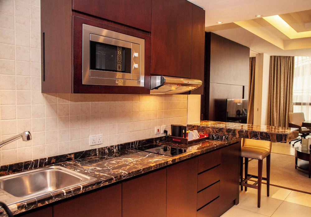 Basic, Residence, Studio, King Bed، Bab Al Qasr Residence 7/8