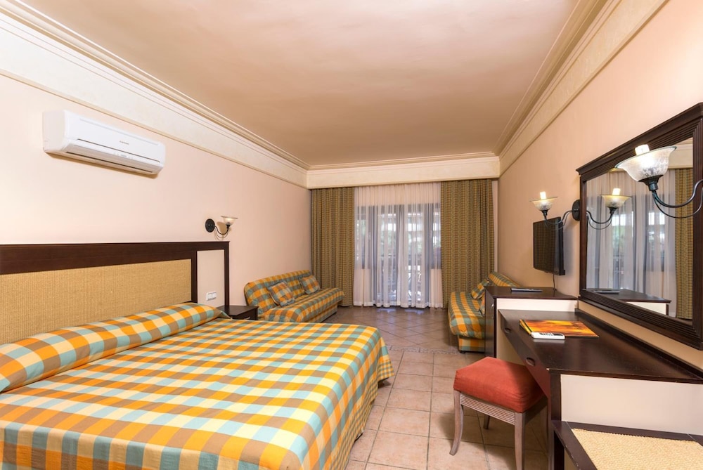 Melas Holiday Village 31/71