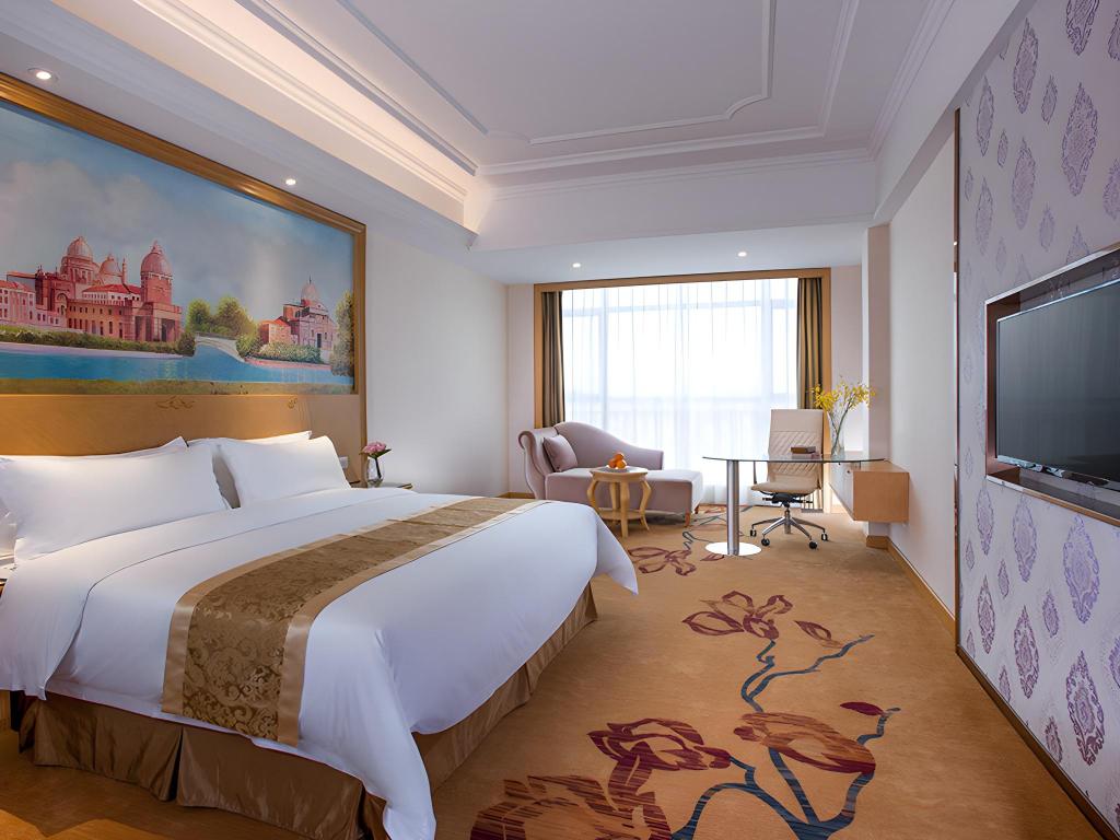 Vienna International Hotel (Zhongshan Torch Center Branch) 22/42