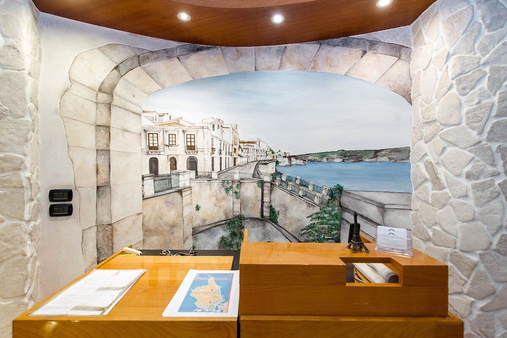 Residence Arco Antico 46/77