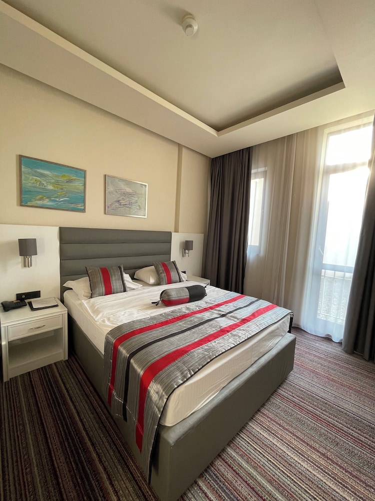 1 BEDROOM, SUPERIOR, SINGLE, DOUBLE BED, ACCESSIBLE