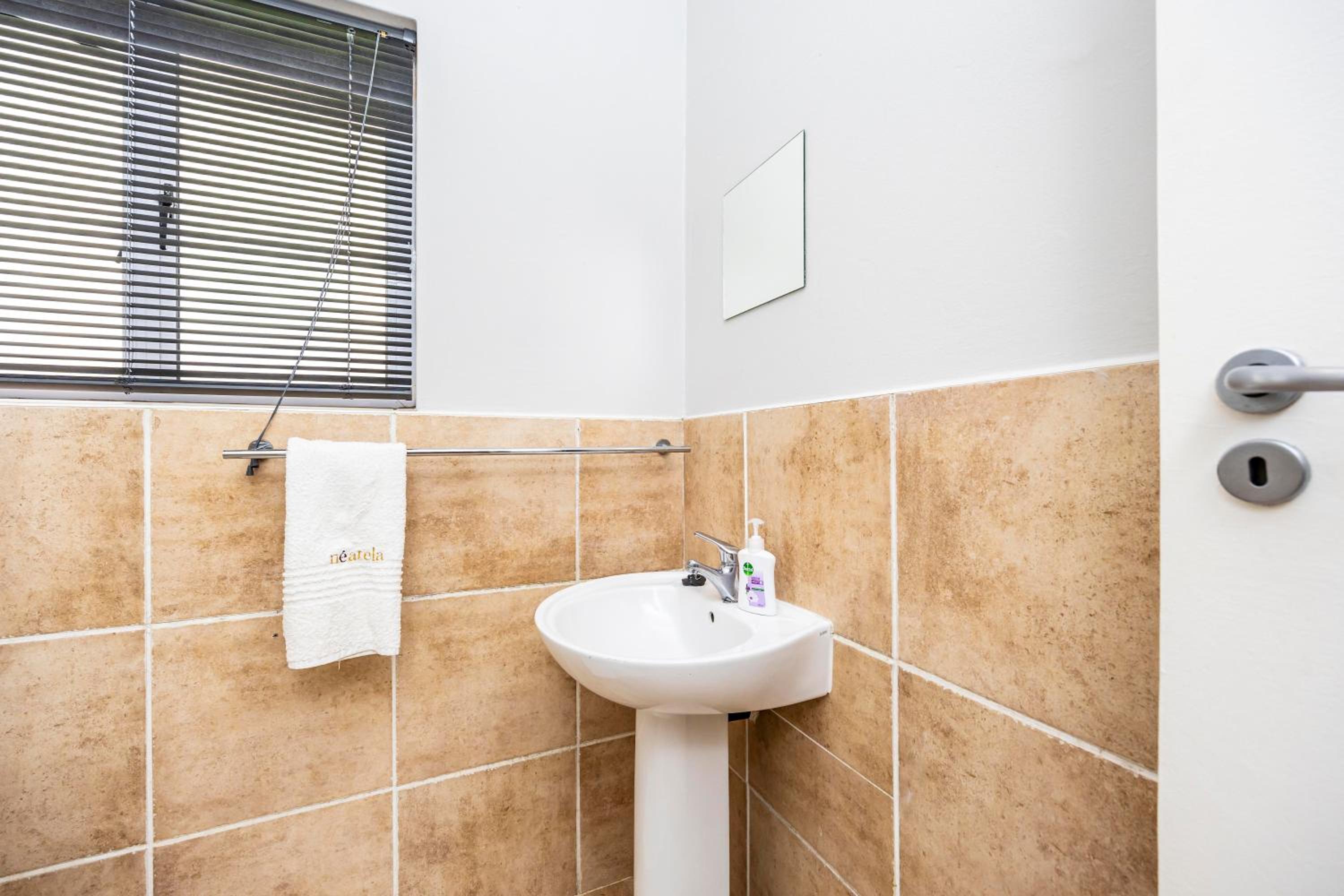 Modern Executive Unit 45/50