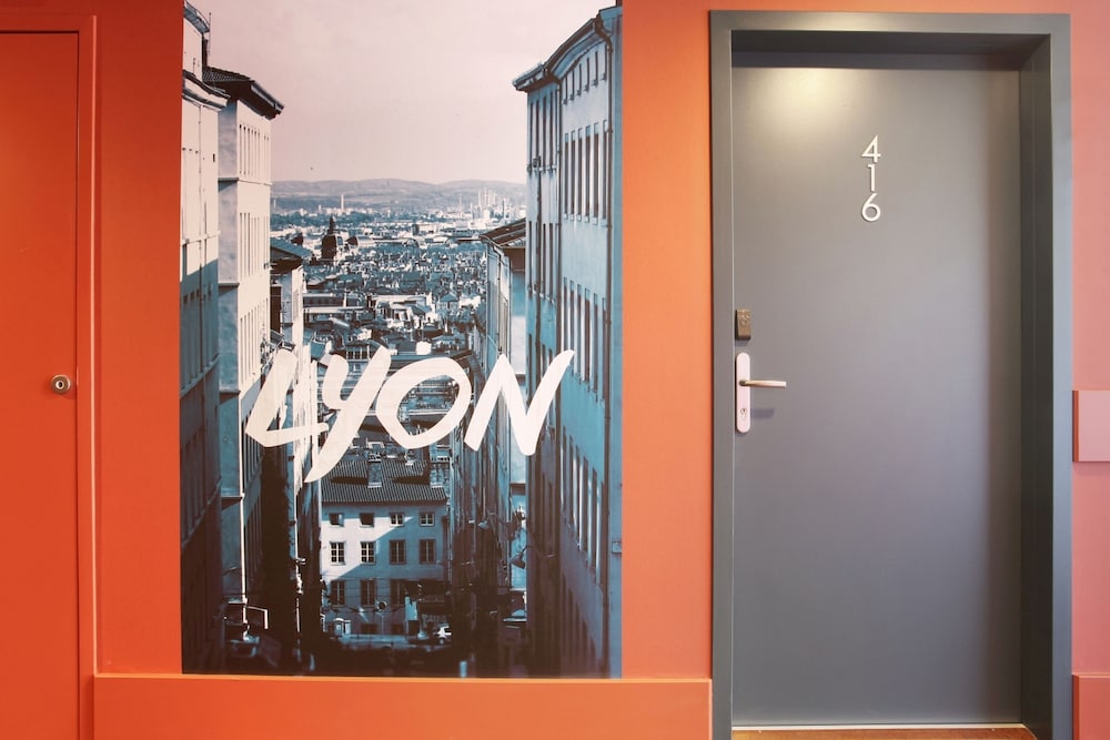 Appart'hotel Odalys City Bioparc Lyon Est photo3