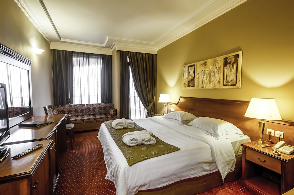 STANDARD, DOUBLE OR TWIN BED, BALCONY