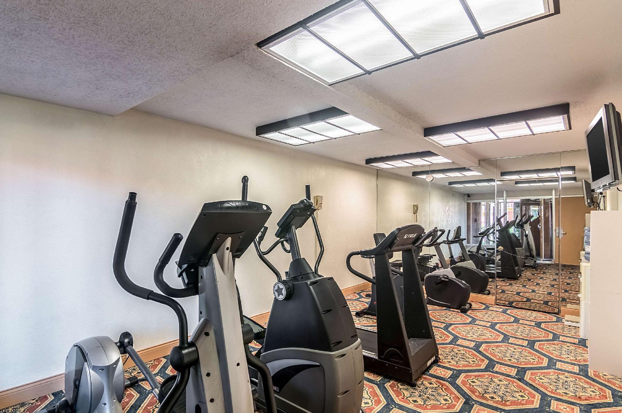 Quality Inn &amp; Suites 16/27