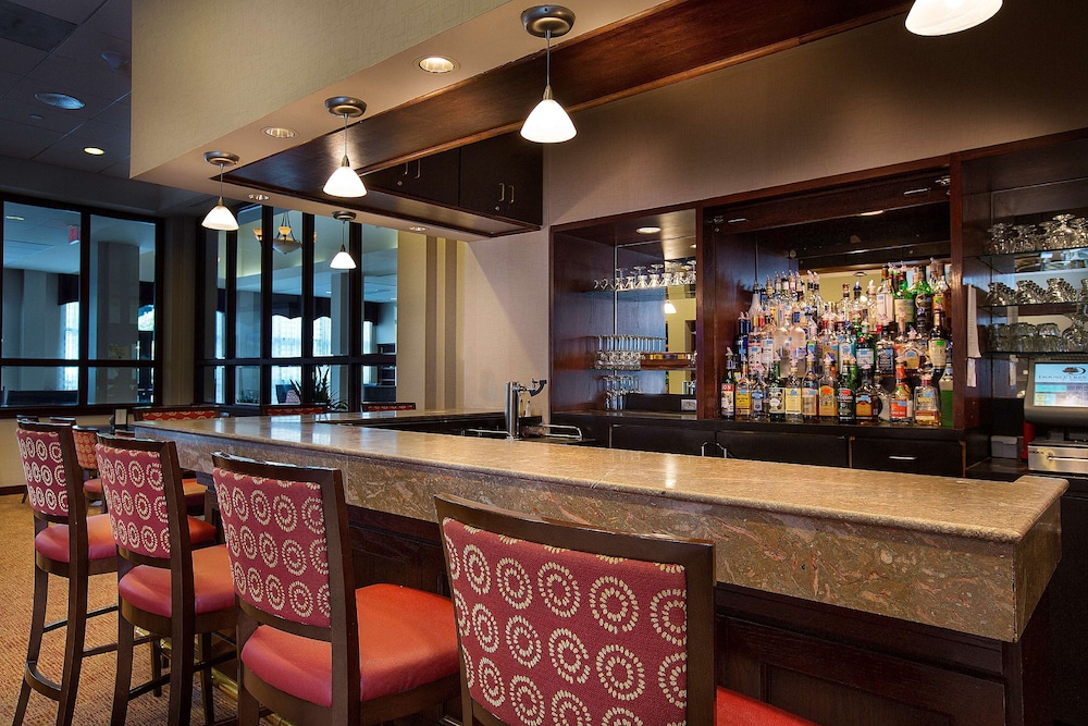 Doubletree By Hilton Charlotte Airport Hotel 6/36
