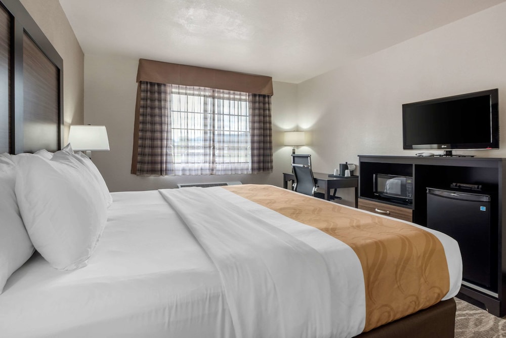 Quality Inn & Suites South Fork - Wolf Creek 12/36