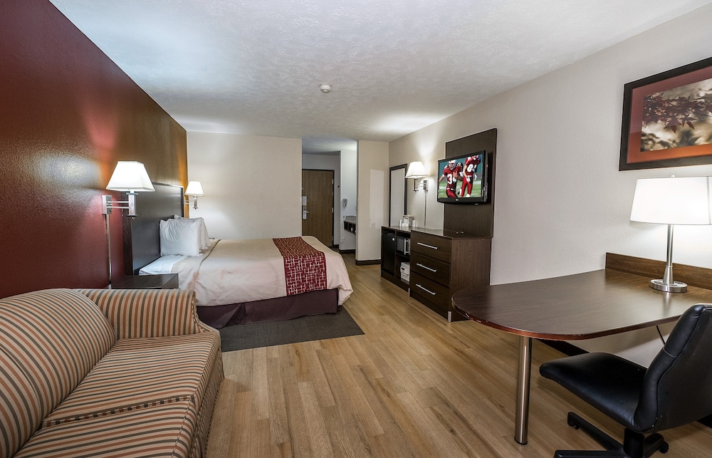 Red Roof Inn & Suites Hermitage 29/30