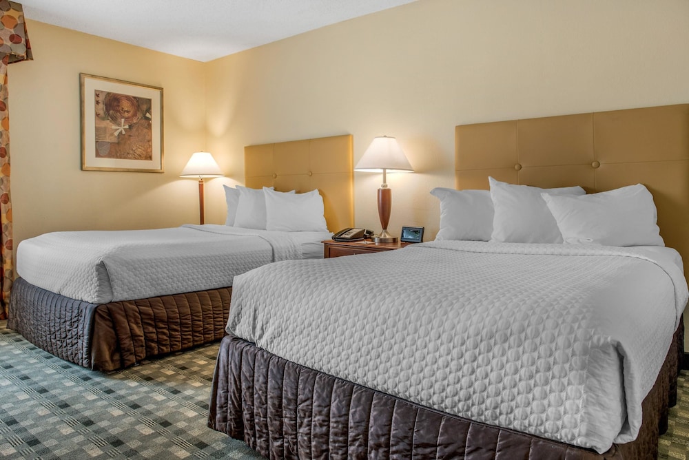 Quality Hotel Conference Center Cincinnati Blue Ash 11/45