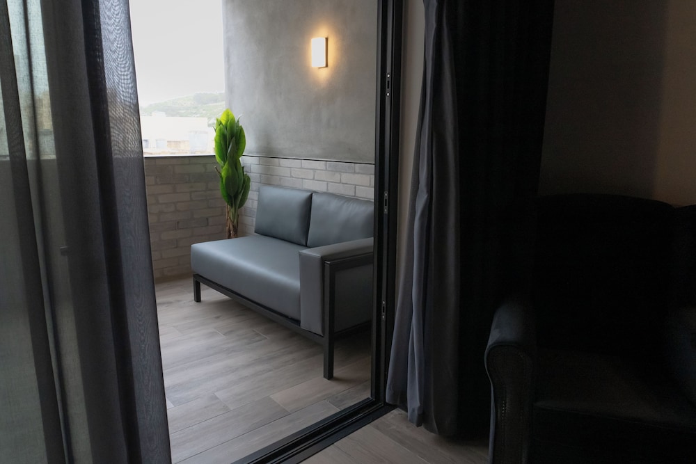 Block Hotel Rooms and Aparments 38/54