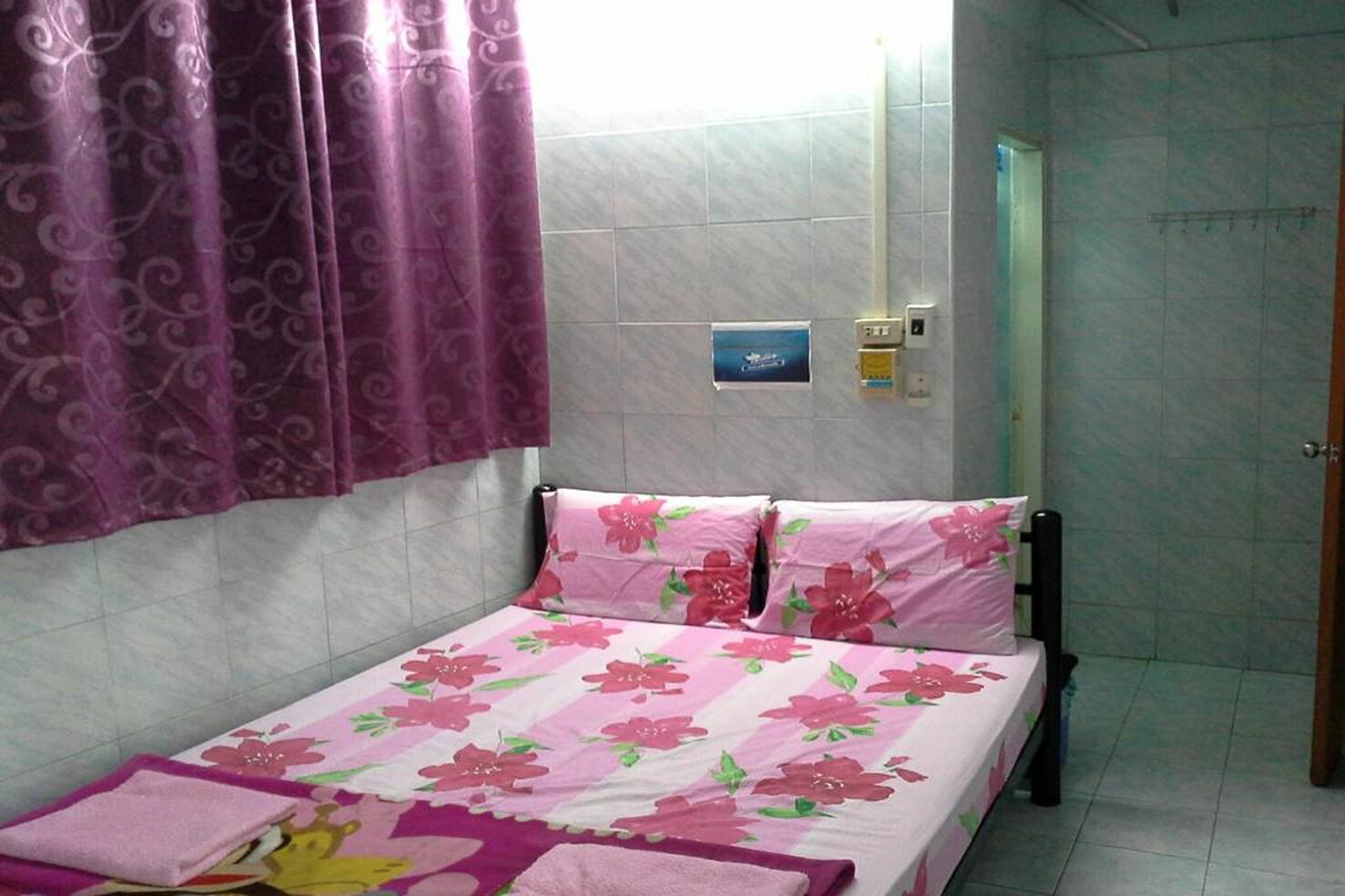 Room, Triple