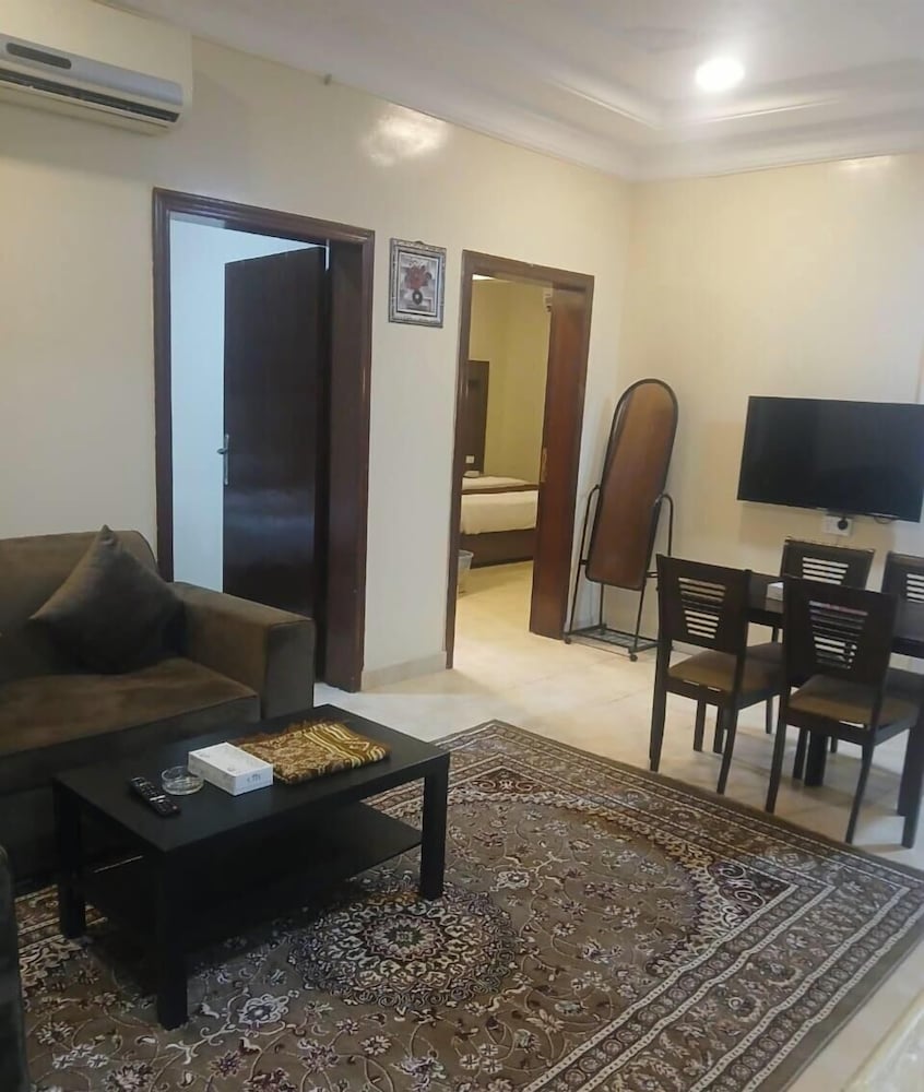Al Eairy Furnished Apartments Dammam 3 33/40