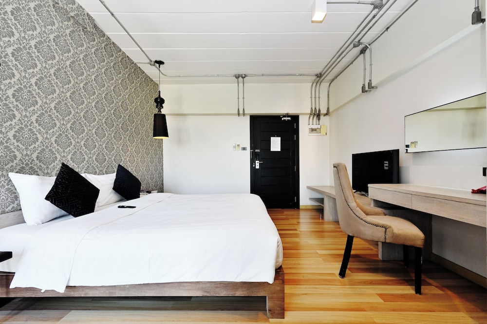 Diary Suite Hotel 8/50