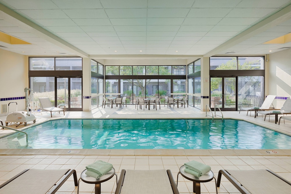 Courtyard Cincinnati Blue Ash 21/46