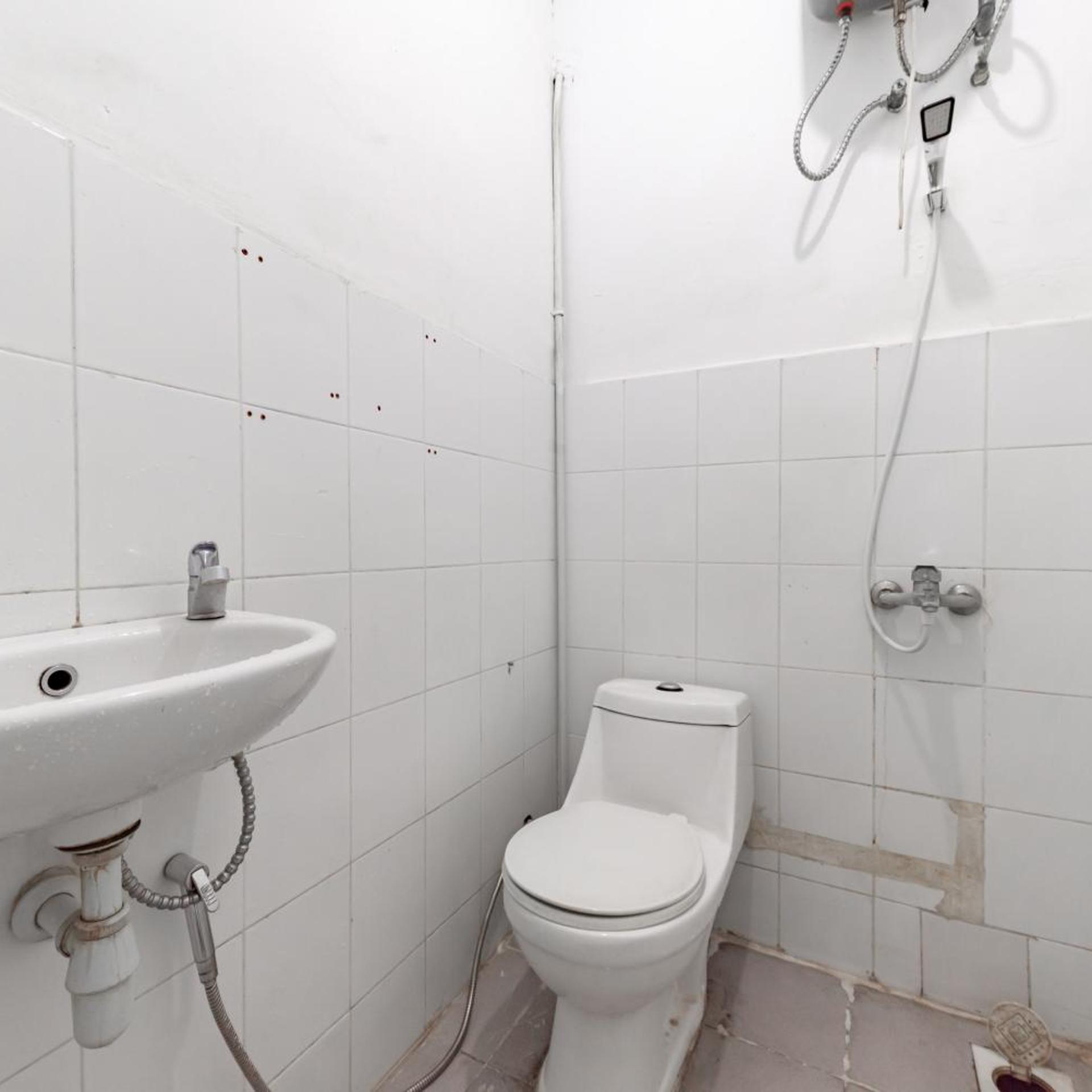 RedDoorz Plus near Kepri Mall 39/44