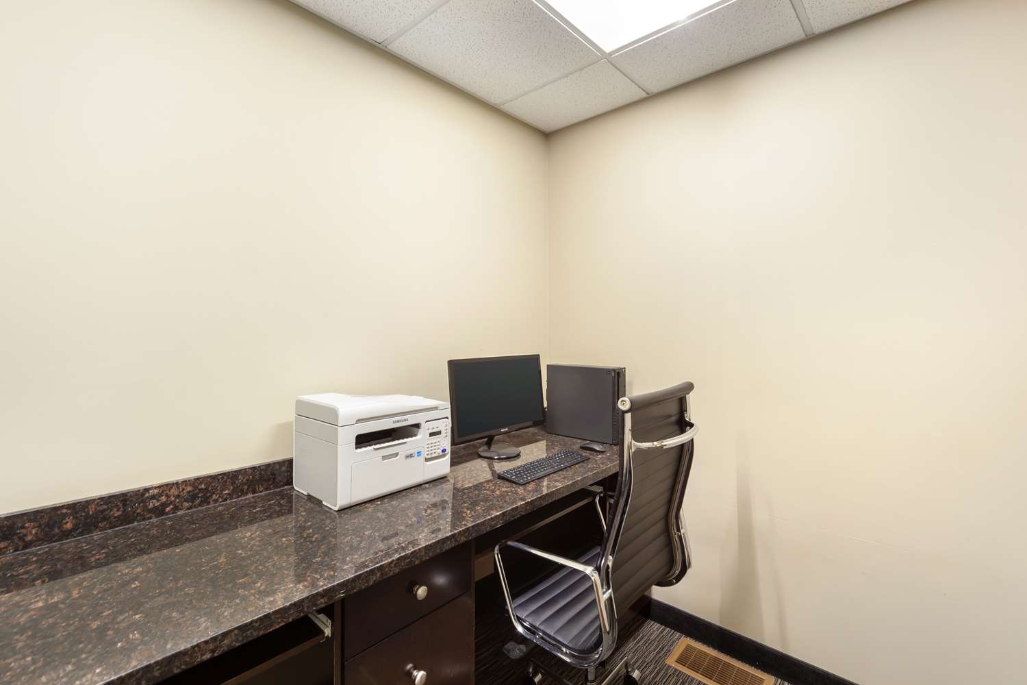 Best Western Plus Peace River Hotel and Suites 40/46