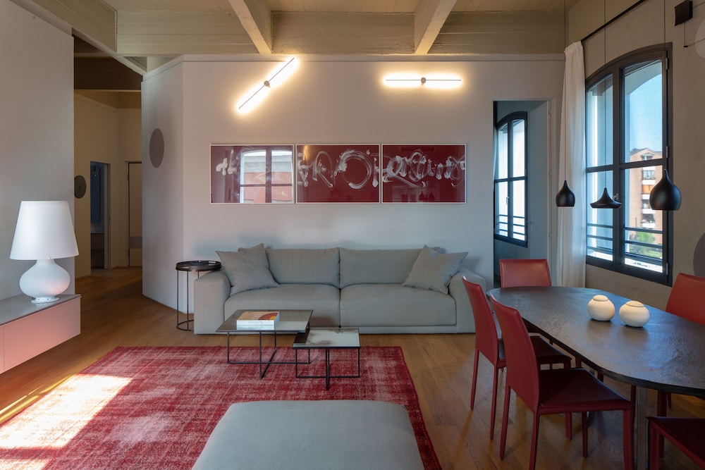 Edit Lofts 37/65