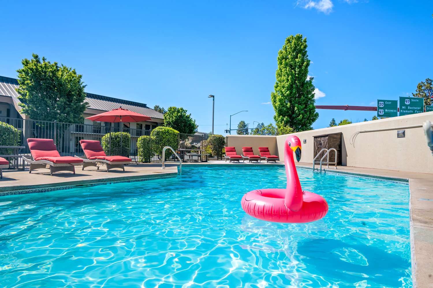 Red Lion Inn & Suites Deschutes River Bend 6/30