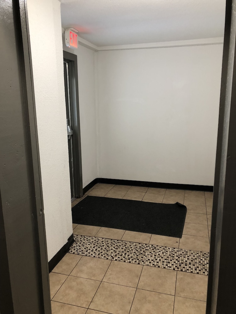 Studio6 Indianapolis, IN 35/61