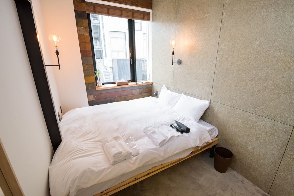 Mizuka Imaizumi 1 - Unmanned Hotel 9/39