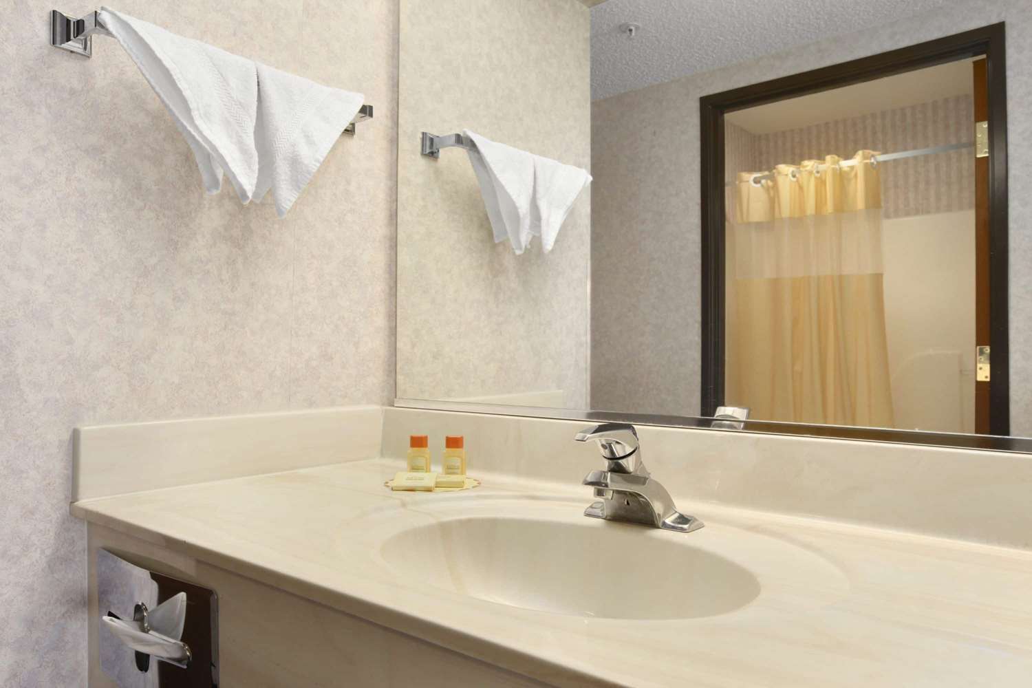 Days Inn By Wyndham Phoenix North 48/51