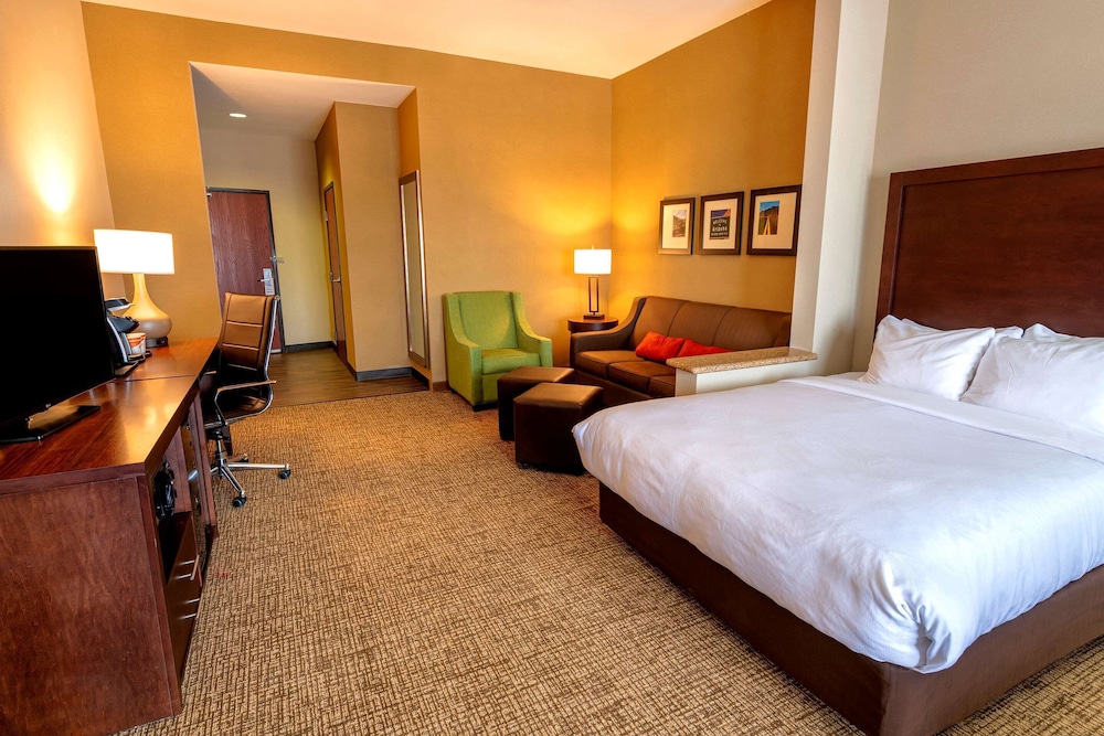 Comfort Suites Goodyear West Phoenix 11/33
