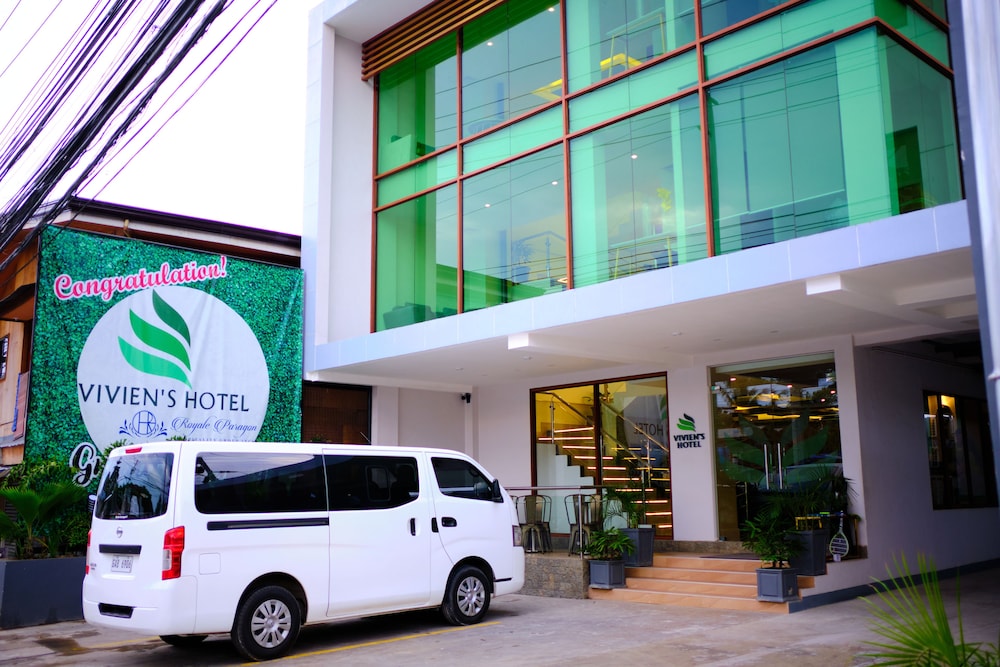 Vivien's Hotel 5/51