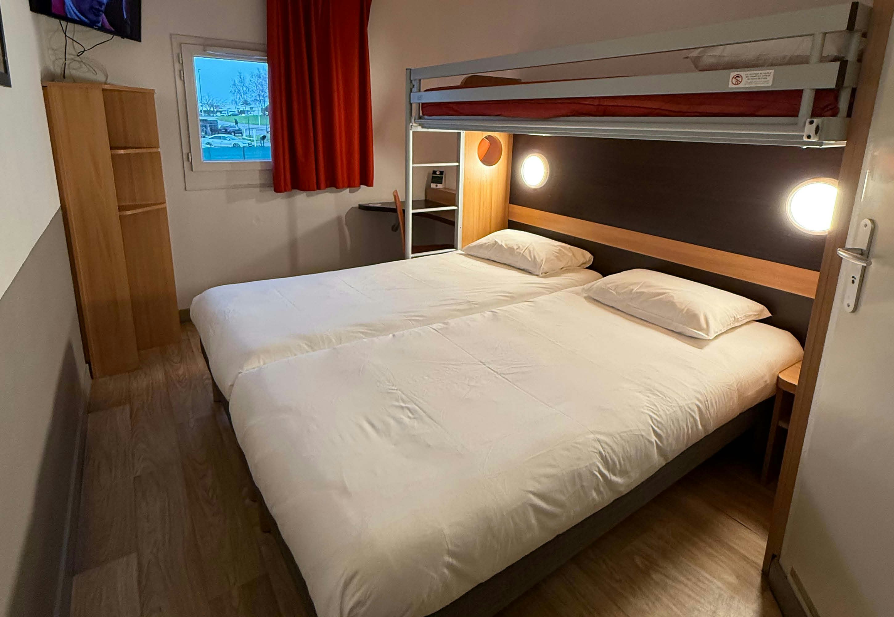 B&B HOTEL Lisieux Parc des Expositions 7/25