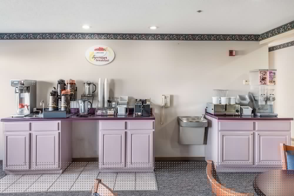 Americas Best Value Inn Wenona 30/32