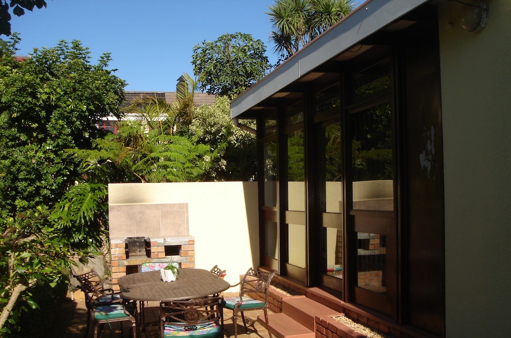 Ascot Gardens Self Catering 3/20