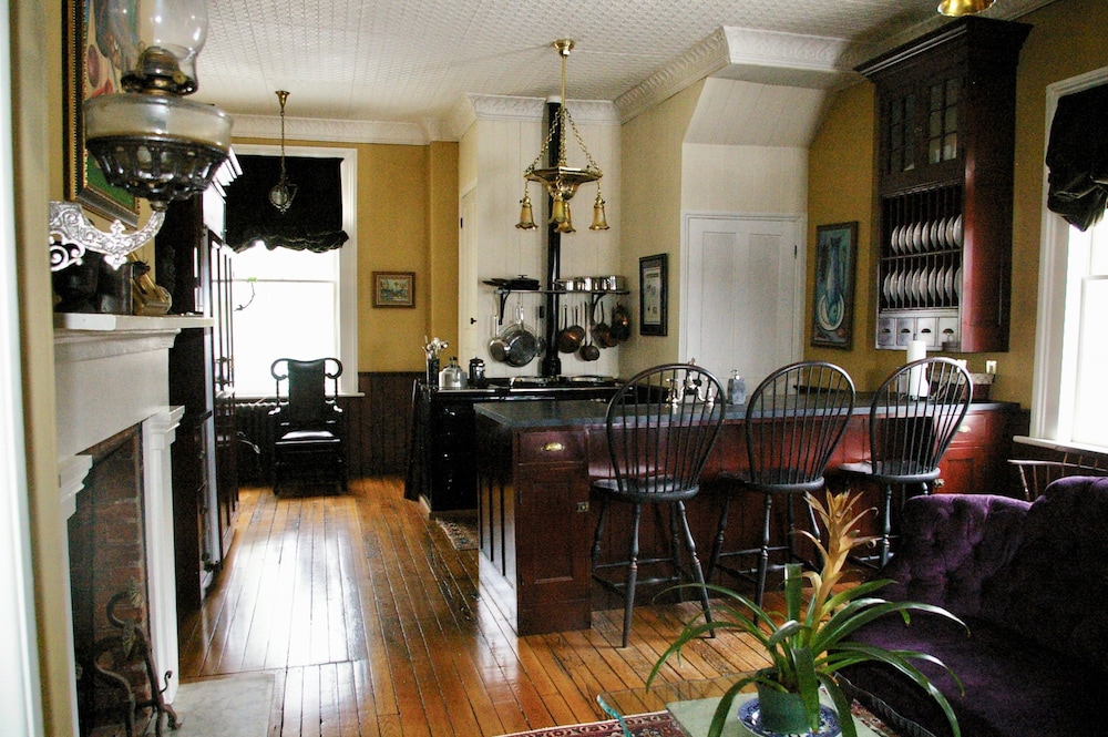 Oakcliff Bed and Breakfast 24/42
