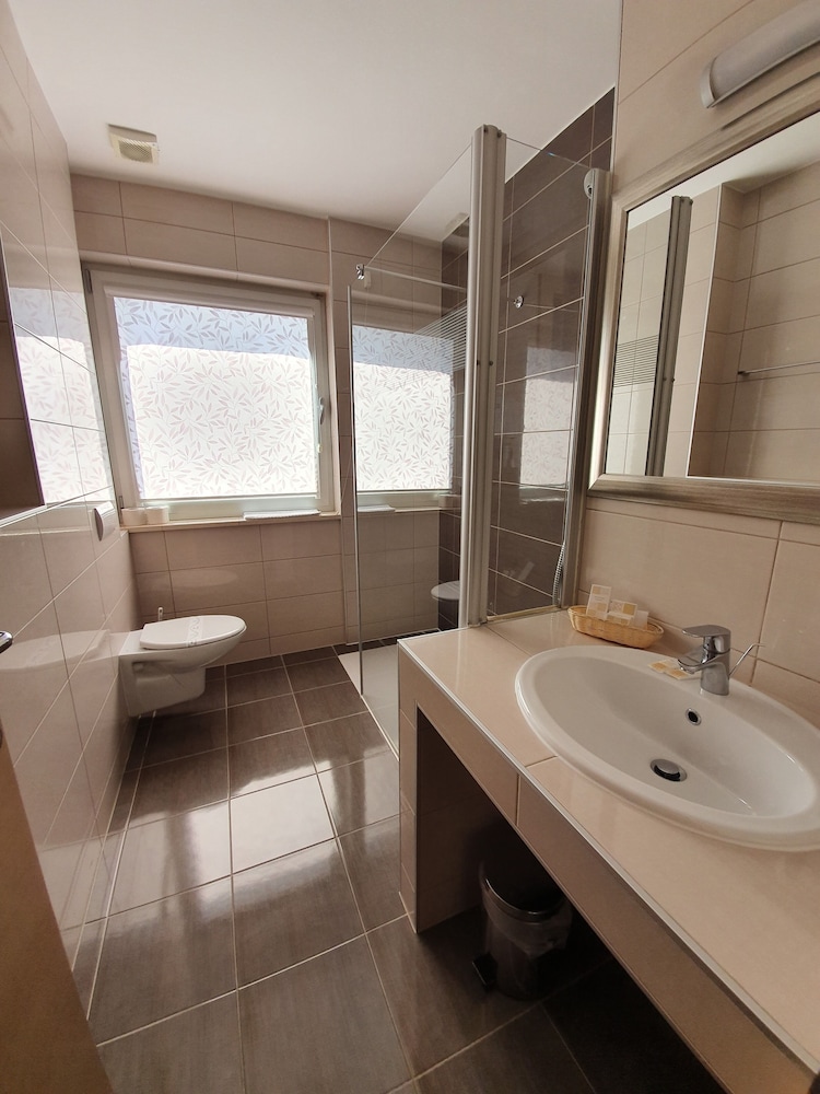 Hotel Brotnjo 20/67