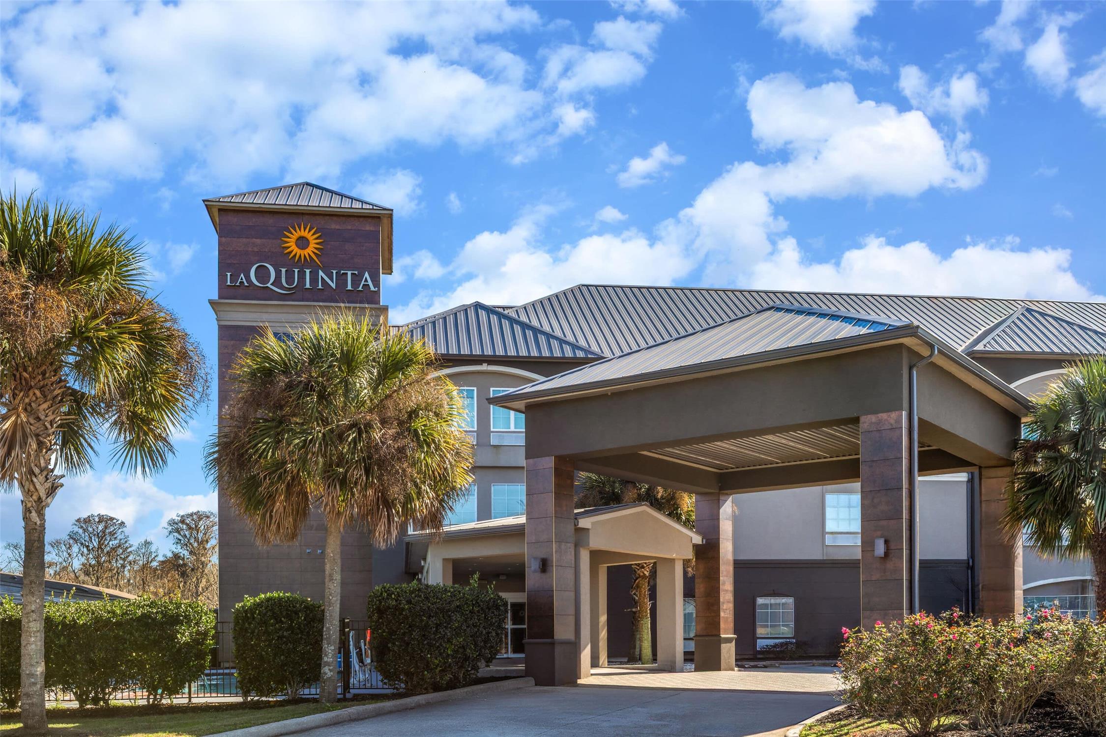 La Quinta Inn Suites Boutte 8/58