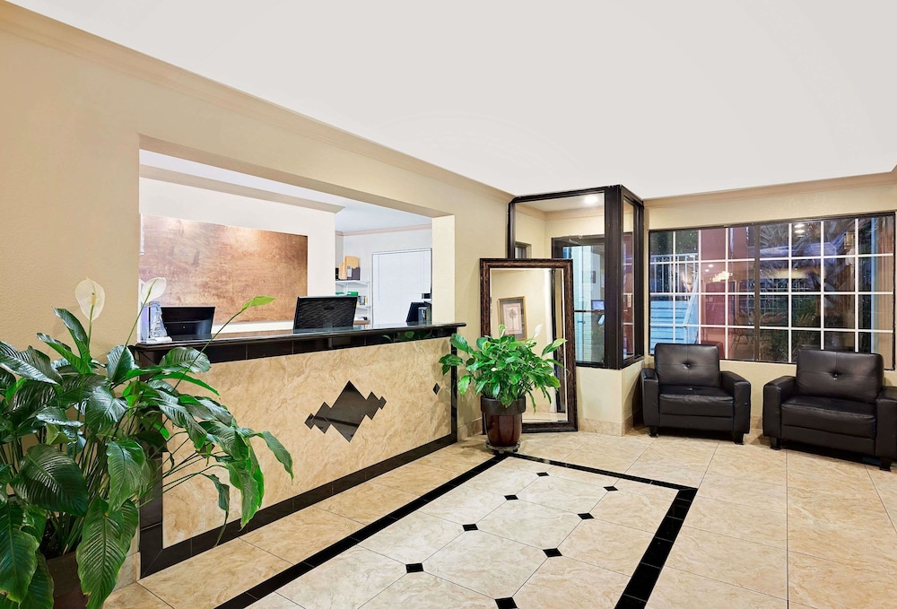Days Inn by Wyndham Fort Walton Beach 6/34