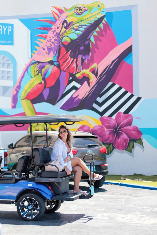TRYP by Wyndham Aruba Adults Only Hotel 68/75