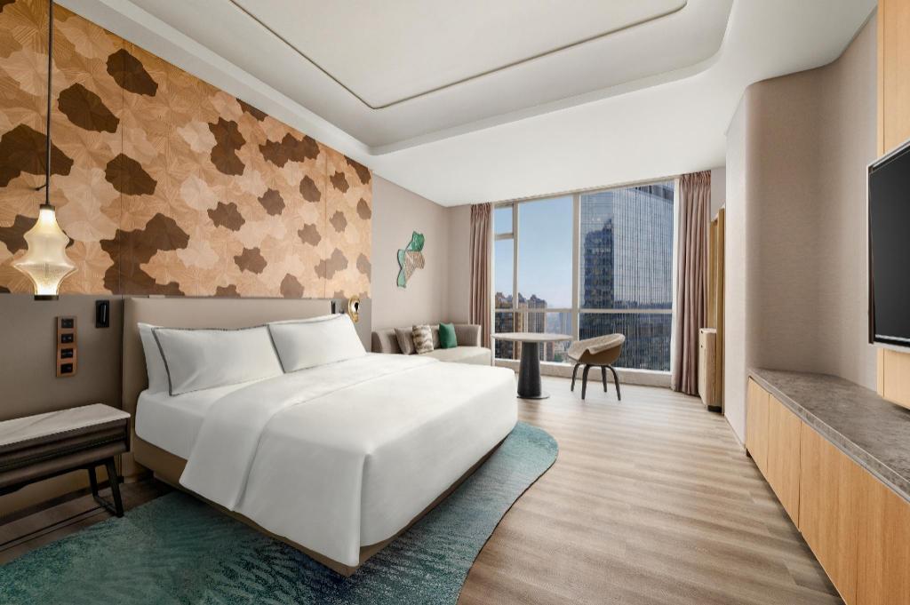 Guest Room, Executive, King Bed, Skyline View, Lounge Access