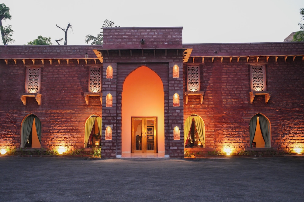 Ranbanka Apartments 4/50