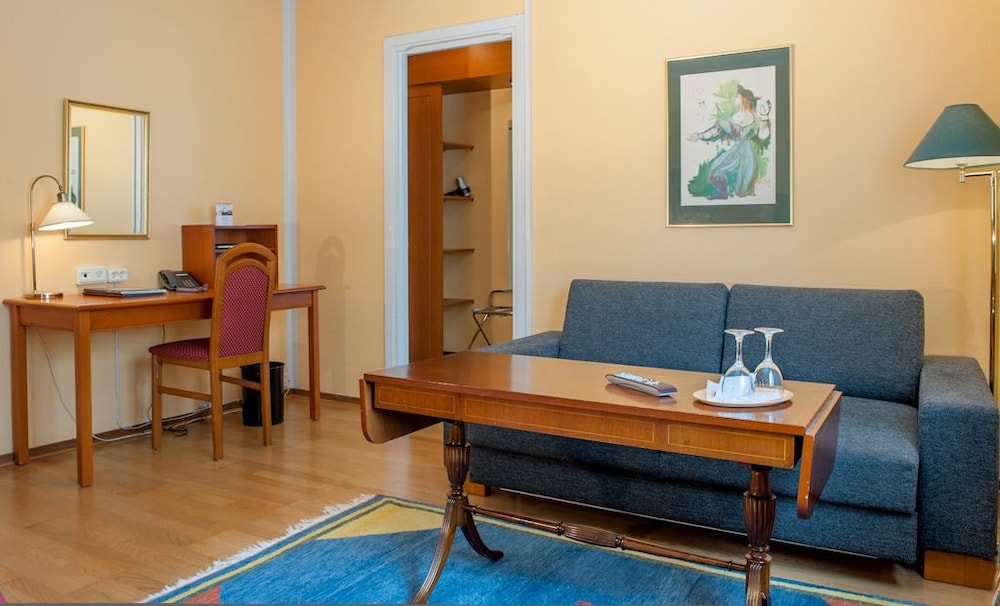 Teaterhotellet 24/43